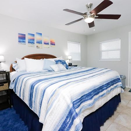 Sunny Daze Walk To Beach 2 Decks Pet Friendly Has A Mini Bar Galveston Buitenkant foto