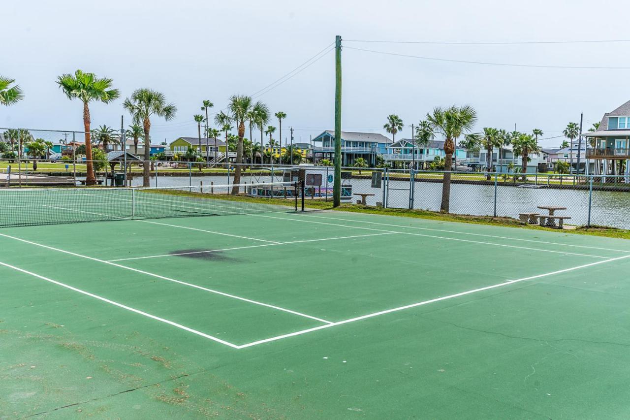 Sunny Daze Walk To Beach 2 Decks Pet Friendly Has A Mini Bar Galveston Buitenkant foto